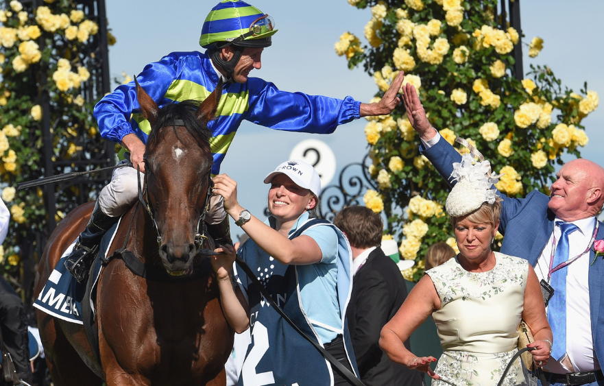 Kennedy Oaks Day Magic: Passing Chicquita Lodge