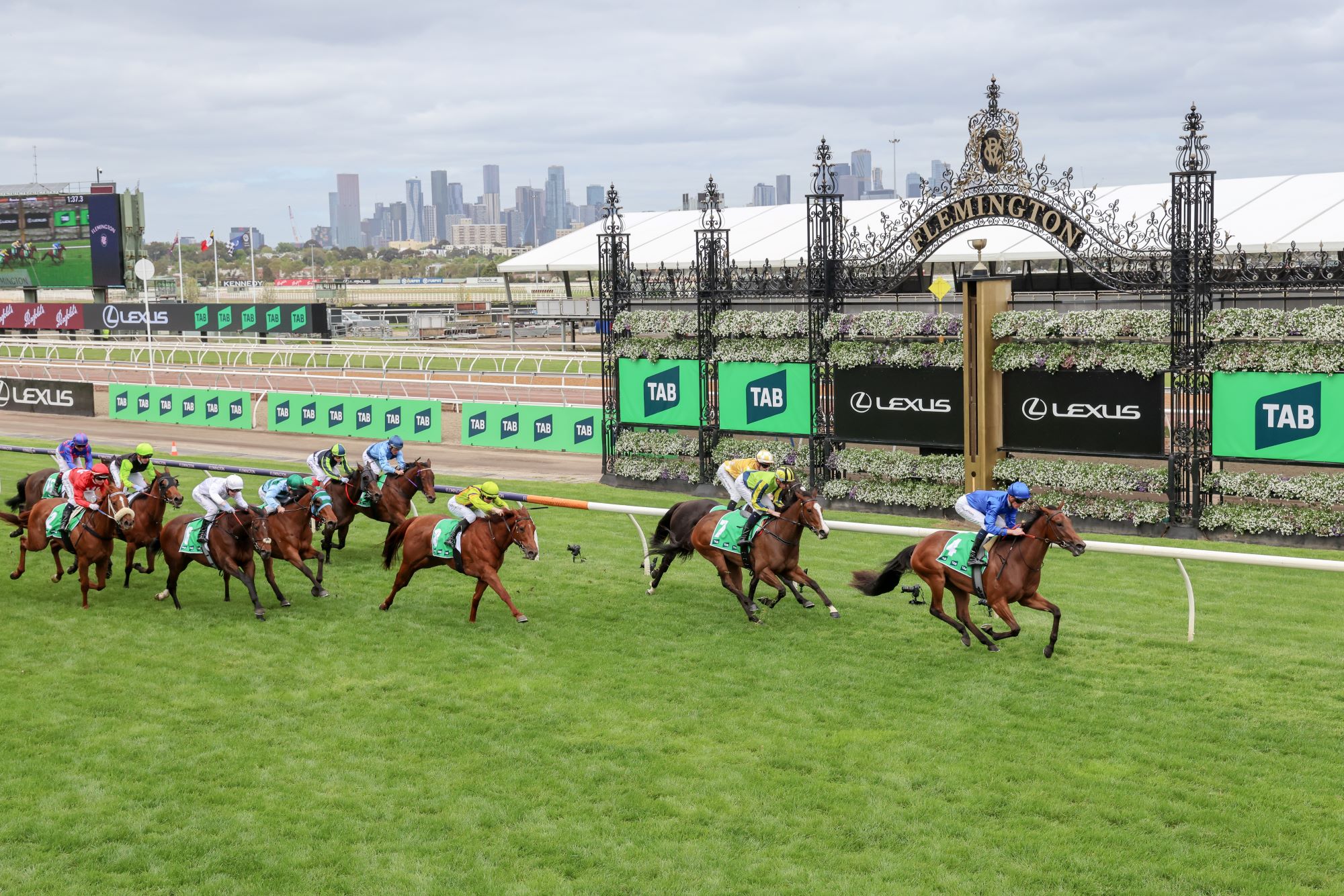 Kennedy Oaks race preview