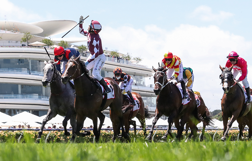 Kennedy takes opener on Kennedy Oaks Day
