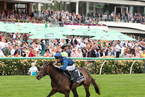 Strictly Business puts some length between second place