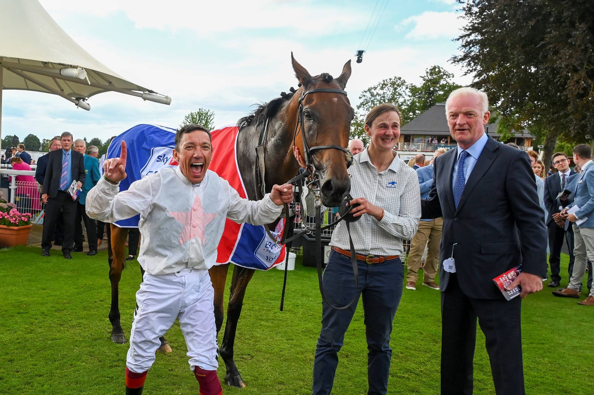 Absurde secures golden ticket into 2023 Lexus Melbourne Cup